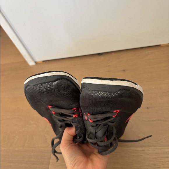 Nike Women’s Cross Training Sneaker - Picture 6 of 7